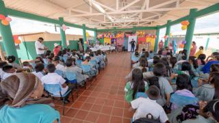 Más de 1.500 estudiantes de comunidades indígenas de La Guajira reciben dotación tecnológica que les garantiza educación de calidad