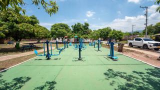 Findeter entrega alumbrado público y el mejoramiento de 6 parques en Villanueva, La Guajira para fomentar el bienestar y la seguridad vial