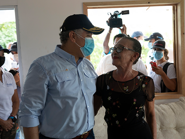 Josefina recibió su nueva casa de manos del presidente Iván Duque