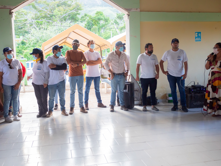 El equipo social de Findeter realizó reuniones con la comunidad para escucharla y dar a conocer los avances en el proyecto. 