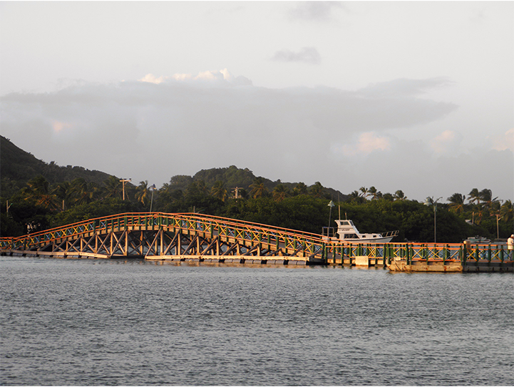 Puente de los Enamorados antes del paso del huracán Iota en novimebre de 2020 - Foto Luis Alveart
