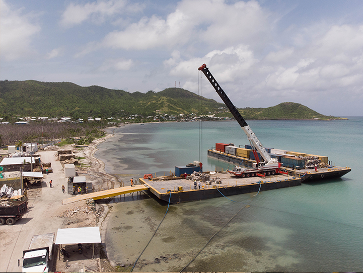 El muelle alterno en Providencia ayudó a agilizar la llegada de materiales. 